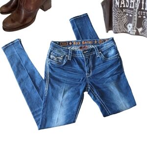 Women's NWOT Rock Revival Mid-rise Skinny Jeans 29